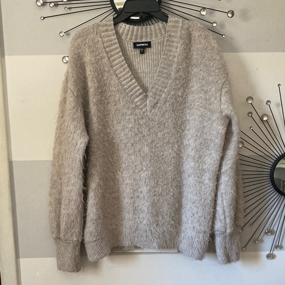 Express Soft Beige V-Neck Sweater